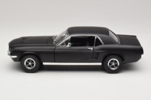 Ford Mustang Creed Movie GreenLight 1:18 13611 Metall – Bild 4 von 8