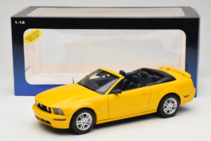 Ford Mustang GT S197 Cabriolet Screaming Yellow AUTOart 1:18 73062 Metall – Bild 8 von 8