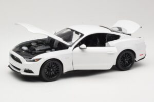Ford Mustang GT S550 Weiss Maisto 1:18 31197 Metall – Bild 2 von 8