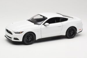 Ford Mustang GT S550 Weiss Maisto 1:18 31197 Metall