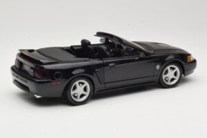Ford Mustang GT SN95 Cabriolet Schwarz Maisto 1:18 50328 Metall – Bild 3 von 8
