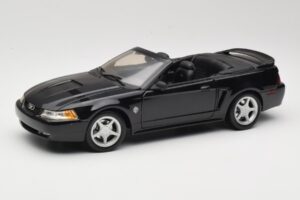 Ford Mustang GT SN95 Cabriolet Schwarz Maisto 1:18 50328 Metall