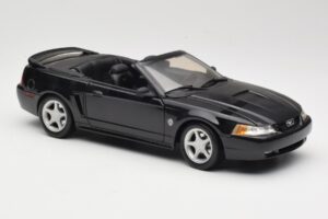 Ford Mustang GT SN95 Cabriolet Schwarz Maisto 1:18 50328 Metall – Bild 6 von 8