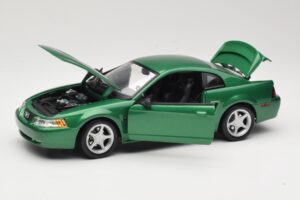 Ford Mustang GT SN95 Grün Maisto 1:18 50326 Metall – Bild 2 von 8
