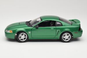 Ford Mustang GT SN95 Grün Maisto 1:18 50326 Metall – Bild 4 von 8