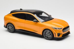 Ford Mustang Mach-E GT Performance Cyber Orange Otto 1:18 OT983 Resin – Bild 4 von 6