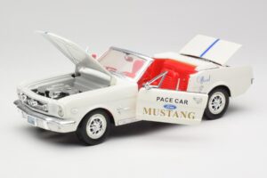 Ford Mustang Pace Car Wimbledon White Solido 1:18 81578 Metall – Bild 2 von 8