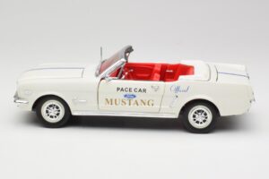 Ford Mustang Pace Car Wimbledon White Solido 1:18 81578 Metall – Bild 4 von 8