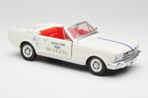 Ford Mustang Pace Car Wimbledon White Solido 1:18 81578 Metall – Bild 6 von 8