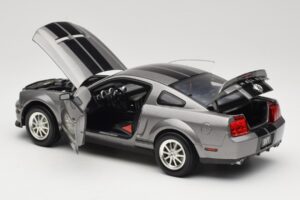 Ford Mustang S197 Shelby GT500 40th Anniversary Grau Shelby Collectibles 1:18 DC075005 Metall – Bild 5 von 8