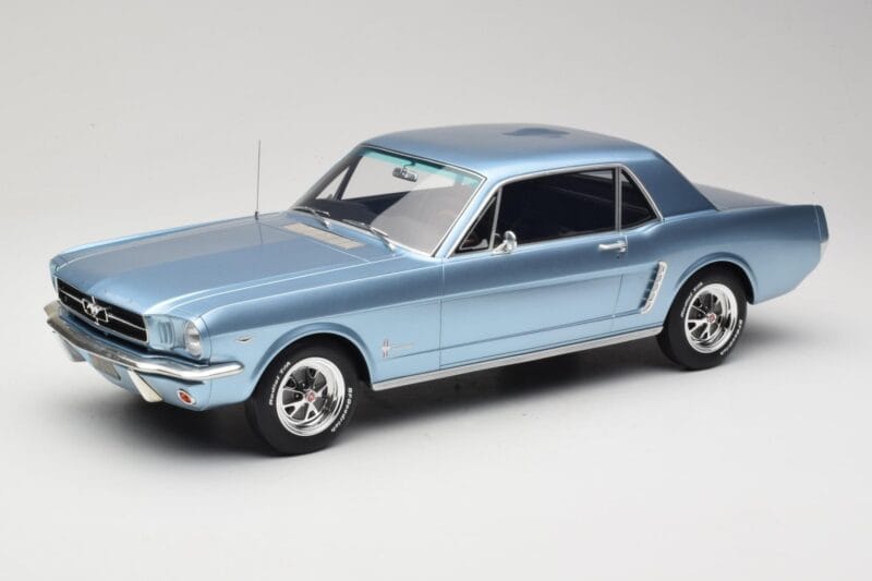 Ford Mustang V8 Hardtop Pony GT Silver Blue GT Spirit 1:12 G089 Resin