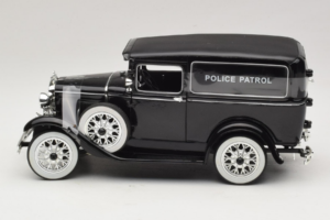 Ford Panel Car Police Patrol Signature Models 1:18 18143 Metall – Bild 3 von 6