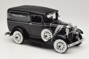 Ford Panel Car Police Patrol Signature Models 1:18 18143 Metall – Bild 4 von 6