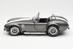 Ford Shelby Cobra 427 S/C Grau Metallic Mit Weissen Streifen Kyosho 1:18 08045GRW Metall – Bild 4 von 8
