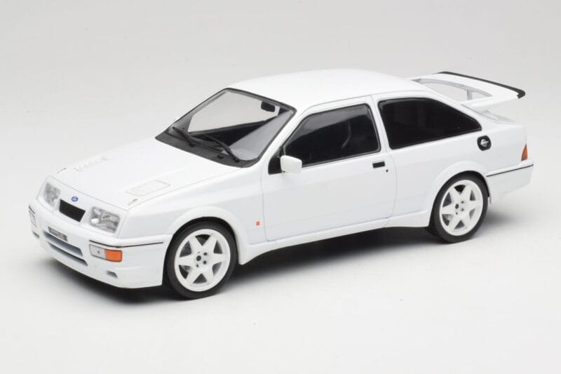 Ford Sierra RS Cosworth Weiss IXO 1:18 18CMC121 Metall