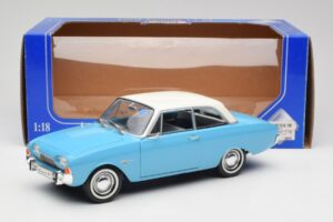 Ford Taunus 12M P1 Taunus Blue Revell 1:18 08880 Metall – Bild 8 von 8
