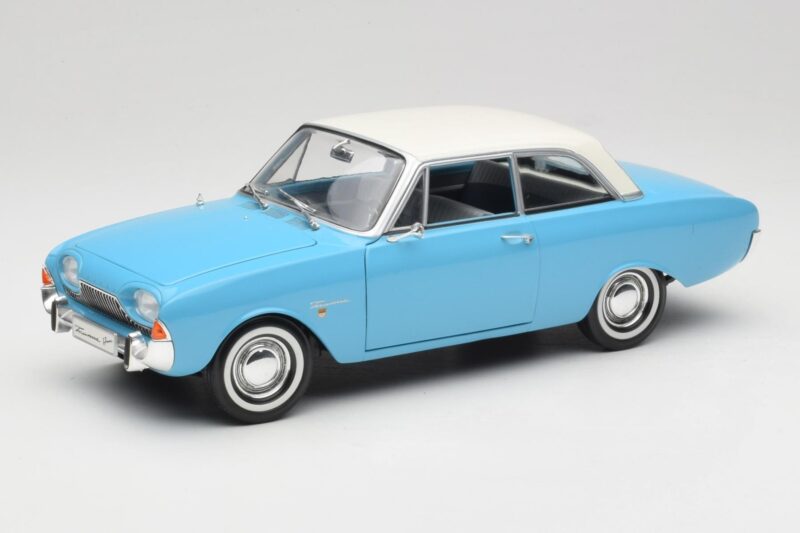 Ford Taunus 12M P1 Taunus Blue Revell 1:18 08880 Metall