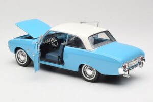 Ford Taunus 17M P2 Blau Revell 1:18 08817 Metall – Bild 5 von 8