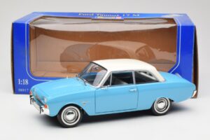Ford Taunus 17M P2 Blau Revell 1:18 08817 Metall – Bild 8 von 8