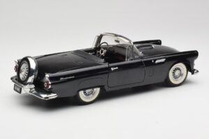 Ford Thunderbird Cabriolet Schwarz Revell 1:18 8818-M1 Metall – Bild 3 von 8