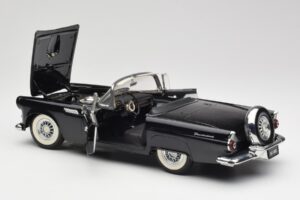 Ford Thunderbird Cabriolet Schwarz Revell 1:18 8818-M1 Metall – Bild 5 von 8