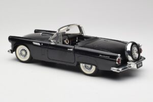 Ford Thunderbird Cabriolet Schwarz Revell 1:18 8818-M1 Metall – Bild 7 von 8
