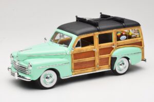 Ford Woody Panel Wagon Mintgrün Road Signature 1:18 20028 Metall
