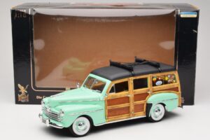 Ford Woody Panel Wagon Mintgrün Road Signature 1:18 20028 Metall – Bild 8 von 8