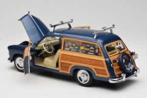 Ford Woody Station Wagon Bayview Blue Surf Shop Motor City 1:18 60002 Metall – Bild 5 von 8
