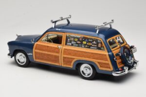 Ford Woody Station Wagon Bayview Blue Surf Shop Motor City 1:18 60002 Metall – Bild 7 von 8