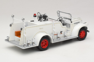 GMC Feuerwehrauto Weiss Road Signature 1:18 20068 Metall – Bild 3 von 9
