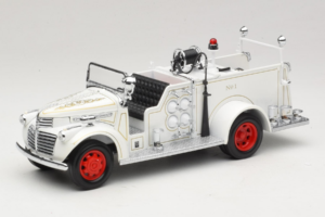 GMC Feuerwehrauto Weiss Road Signature 1:18 20068 Metall