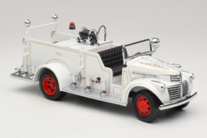 GMC Feuerwehrauto Weiss Road Signature 1:18 20068 Metall – Bild 6 von 9