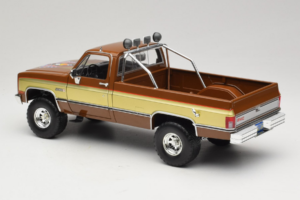 GMC K-2500 Sierra Grande Braun GreenLight 1:18 13560 Metall – Bild 7 von 8