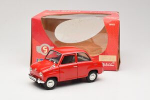 Goggomobil T 250 Rot Revell 1:18 8952 Metall – Bild 7 von 7