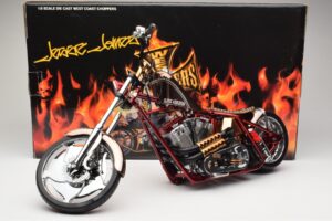 Harley-Davidson West Coast Choppers Diablo Soft Tail Gold Rot Minichamps 1:5 JJ04-05-03 Metall – Bild 6 von 6