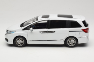 Honda Elysion Weiss OEM 1:18 430056 Metall – Bild 4 von 8