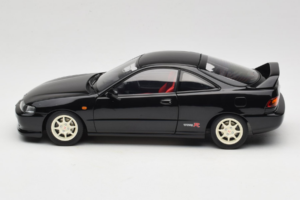 Honda Integra Type R DC2 Pre-Facelift Flamenco Black Pearl MotorHelix 1:18 M85203 Metall – Bild 4 von 8