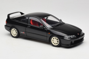 Honda Integra Type R DC2 Pre-Facelift Flamenco Black Pearl MotorHelix 1:18 M85203 Metall – Bild 6 von 8