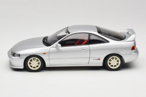 Honda Integra Type R DC2 Pre-Facelift Vogue Silver Metallic MotorHelix 1:18 M85202 Metall – Bild 4 von 8