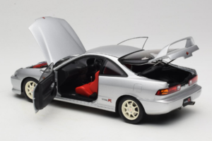 Honda Integra Type R DC2 Pre-Facelift Vogue Silver Metallic MotorHelix 1:18 M85202 Metall – Bild 5 von 8