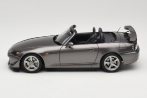 Honda S2000 AP2 Type S Moon Rock Metallic MotorHelix 1:18 M85111 Metall – Bild 5 von 9