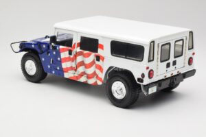 Hummer H1 AM General Gore-Lieberman Humvee America Exoto 1:18 1807 Metall – Bild 7 von 8