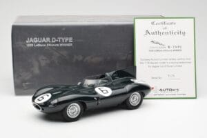 Jaguar D-Type #6 M. Hawthorn / I. Bueb Team Jaguar Cars Ltd 24 Hours of Le Mans 1955 AUTOart 1:18 85586 Metall – Bild 6 von 6