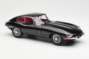 Jaguar E-Type 3.8 Series 1 Schwarz Kyosho 1:18 08954BK Metall – Bild 6 von 8