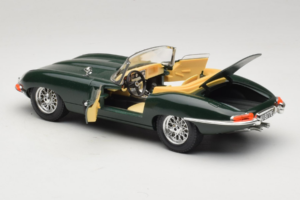 Jaguar E-Type Cabriolet Grün Bburago 1:18 3026 Metall – Bild 5 von 8