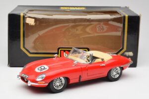 Jaguar E-Type Cabriolet Rot Bburago 1:18 3016 Metall – Bild 8 von 8