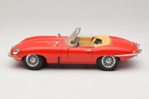 Jaguar E-Type Series 1 Cabriolet Rot Bburago 1:18 3038 Metall – Bild 4 von 8