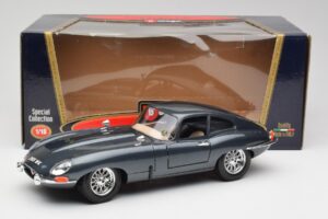 Jaguar E-Type Series 1 Grün Bburago 1:18 3018-M1 Metall – Bild 2 von 8