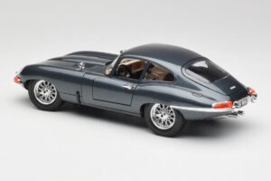 Jaguar E-Type Series 1 Grün Bburago 1:18 3018-M1 Metall – Bild 4 von 8